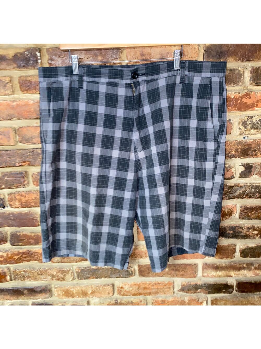 Burnside Gray Black Plaid Flat Front Chino Khaki Shorts Men's Size 40